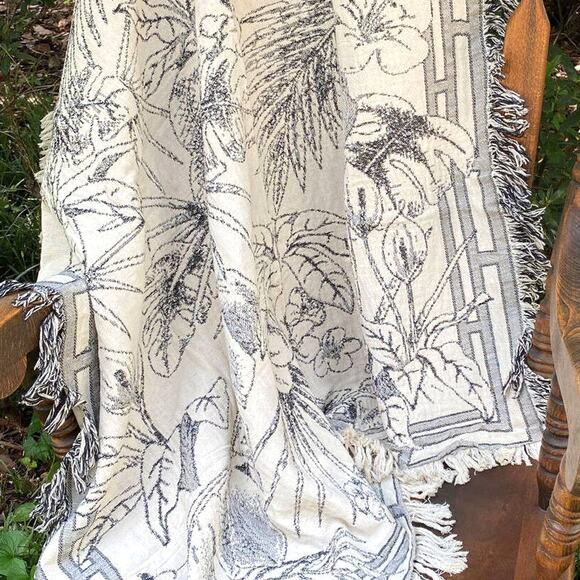Tropical Breeze Decorative Throw Blanket Gray Toile Matelasse NEW Made In USA - Picture 1 of 3